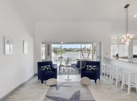 Gorgeous 4BR Lakefront Villa with Heated Pool