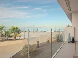 Infinity 0-2 LUXE PARTIAL SEA VIEW 2B