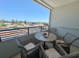 Luxury 2 Bedrooms Ocean View Iguazu, hotel en Playa del Inglés