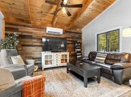 Blue Haven - Wooded, pet friendly home w/ trailer parking, AC, and deck