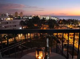 Blanco&Azul - Ocean View Balcony, Pool and Perfect Location