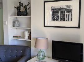 Malvern hills, beautiful garden flat Twohundredandseven，位于马尔文维尔的酒店