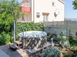 Apartments Deepwater, hotel i Slatine