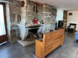 Casa da Lage - Lareira - Vistas rio - Gerês