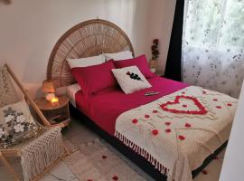 Au Paradis des oiseaux, hotel with hot tubs in Saint-François