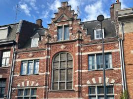 Equilibrium Family House by E, guest house in Roubaix
