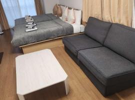 JR Shin-Osaka 2mins, Direct to Kansai Airport 關西空港直達,Shinkansen to Tokyo, Tokyo & Nagoya, Universal Studio 16 mins, Umeda 6 mins, Kyoto 25 mins, Early Check-In, ξενοδοχείο στην Οσάκα