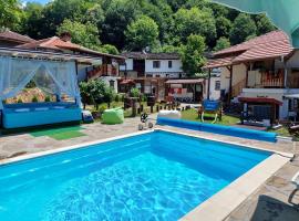 Комплекс къщи за гости Старото Скандало、Pavlovotoのホテル