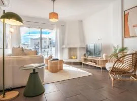 Charming Mijas hideaway, sea views & parking by REMS