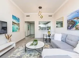 The 'Mallorca' Condo - JBR Beachfront Stay