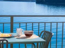 Marmel seaside apartment-BRANDNEW Beachfront apartment in Nydri