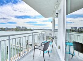 Oceana 301 East, hotel in St Pete Beach