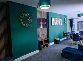 Sleeps17 Bliss 7-Bedroom Luxury Escape Birmingham
