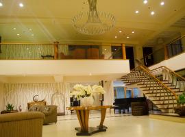 Hotel Tavern Surigao: Surigao City şehrinde bir otel