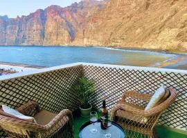 Beachfront Gem with Sand and Sea at Your Doorstep