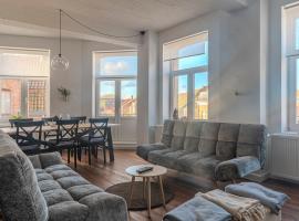 Maro Appartments, hotel con estacionamiento en Ypres