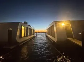 Floating Home Nr 1