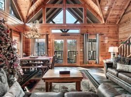8 Beds, Hot Tub, Fireplaces, Pool Tbl Arcade VIEWS!, Hotel in Sevierville