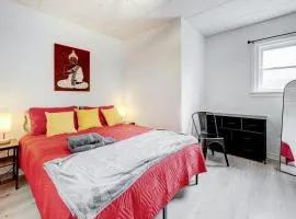 3CH Kitchen Smart TV 10minsVieux-QC Laundry room