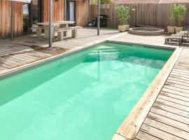 Beautiful Home In Ares, Hotel in Arès