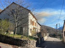 Au coeur de Perles, hotel din Perles-et-Castelet