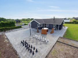 Activity House - Flovt Strand Haderslev, hotel in Haderslev