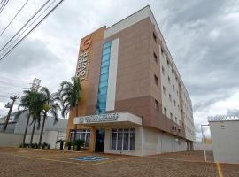 Golden Tower Express Araraquara by Fênix Hotéis, hótel í Araraquara