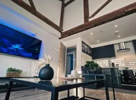 Urban View Apartment - Sleeps 6