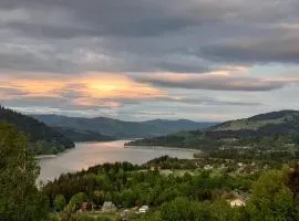 Lake & Mountain View Ceahlau