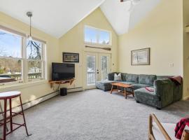 Tubing, Hiking and Jay Peak fun at the Cliff House, hotel di Montgomery