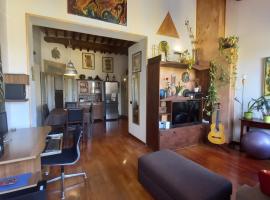 Casa Yuri, hotel in Poggibonsi