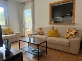 Casa La Marina spacious apartment 100m, Hotel in La Marina