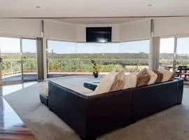 Freestanding house with ocean view