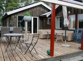 Nice Home In Muskö With Wifi