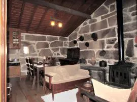 Charming house with fireplace, mountain view, Ponte da Barca