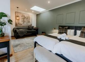 Fritz Manor Bed and Breakfast, hotel com estacionamento em Swakopmund