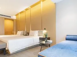 Atour Hotel Wuhan Donghu Yuejiazui