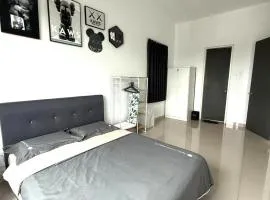 KawsKingdom-DpulzeCyberjaya,4pax