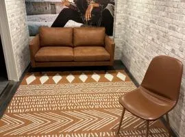 Luxury City Apartments, Downtown Loft House with Private Sauna