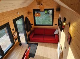 Tiny House Kota Grill & Sauna, tiny house in Yébleron