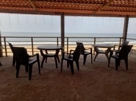 Candle wood Beach Stay, plážový hotel v destinaci Gokarn