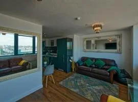 Sidemersey Livings - 2 Bedroom Central Apartment with views