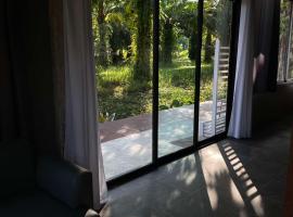 Onlyfan hostel, hostel sa Chumphon