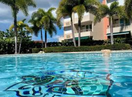 Spacious and comfortable, 3 pools, mini golf, tennis court, near combate beach, hotel a Pole Ojea