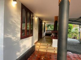 Rock Hill - Pachakkad Home Stay, hotel v destinaci Athirappally