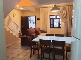 Casa Duplex 3min da praia e 10 min do Beto Carrero