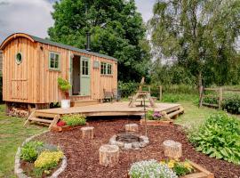 Luxury Shepherds Hut, camping de luxo em Stonehouse
