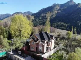 Riverine Residence