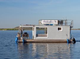 SeeHausboot/Geiseltalsee inkl. 2 SUPs und Kanu, hotel v destinaci Braunsbedra