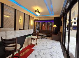 Grand Luxury Hotel Semporna, hotel in Semporna